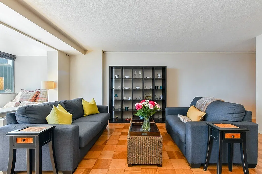 2 Hawthorne Pl — Photo 2