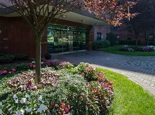 30 Drake Ave, New Rochelle, NY 10805