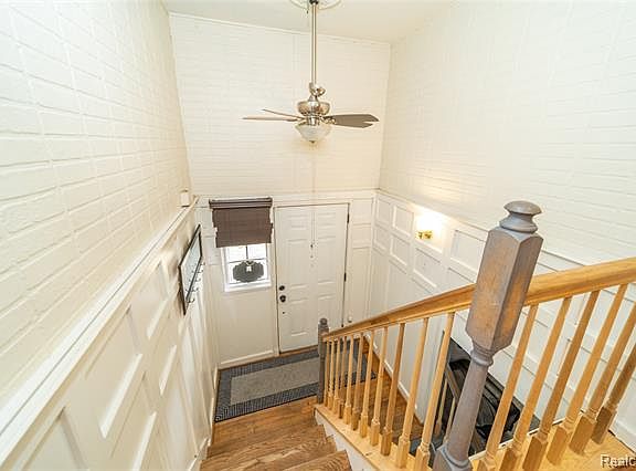 2nd image of 33238 Donnelly St