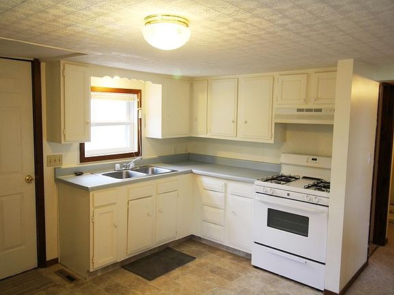 3rd image of 25405 140th St