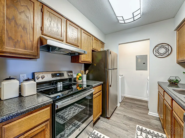 Remington Apartments — Photo 18