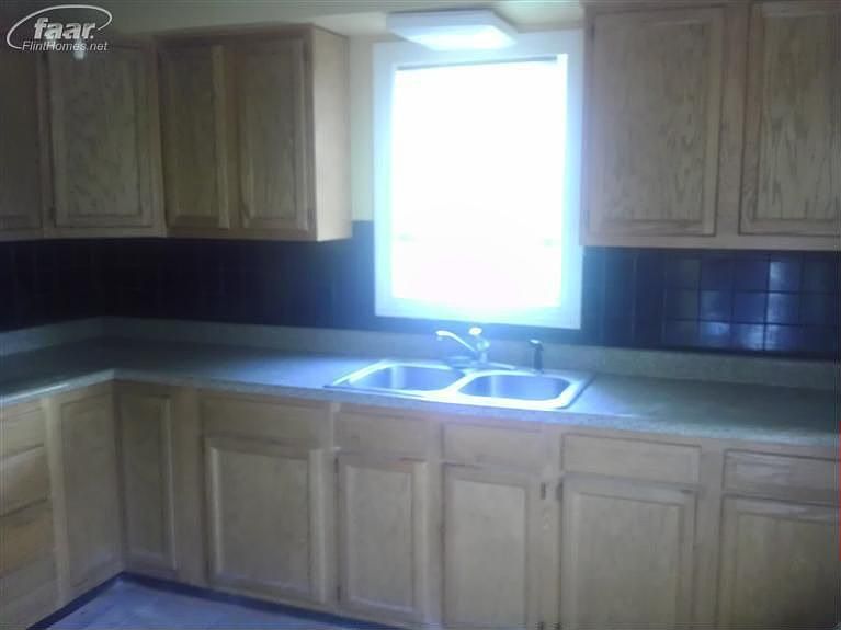 2nd image of 2717 Wolcott St