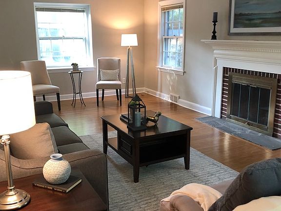 Living Room w/ Hardwood Flrs