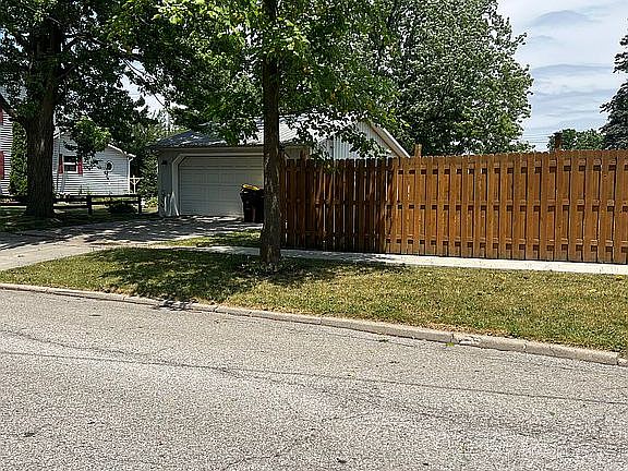 Detached 2 Car Garage