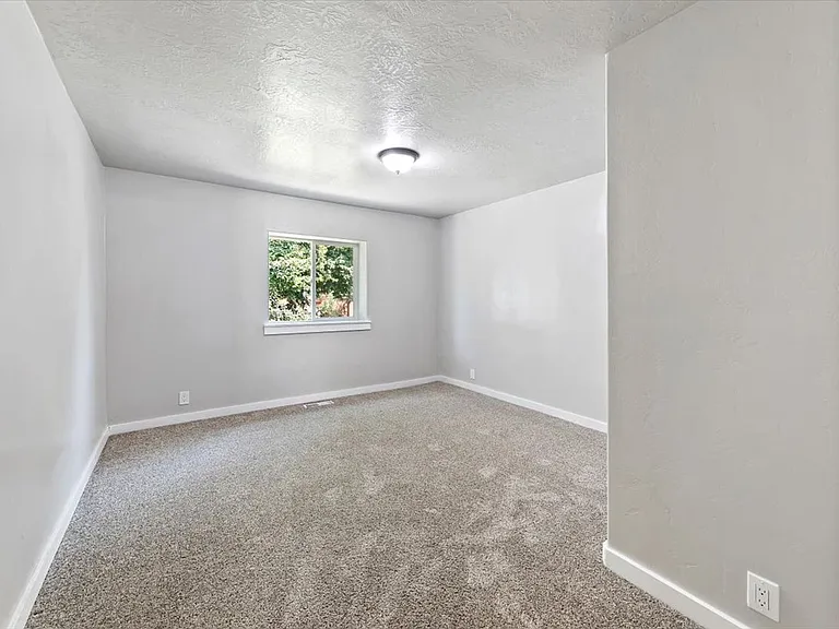 297 Bard Ave — Photo 12