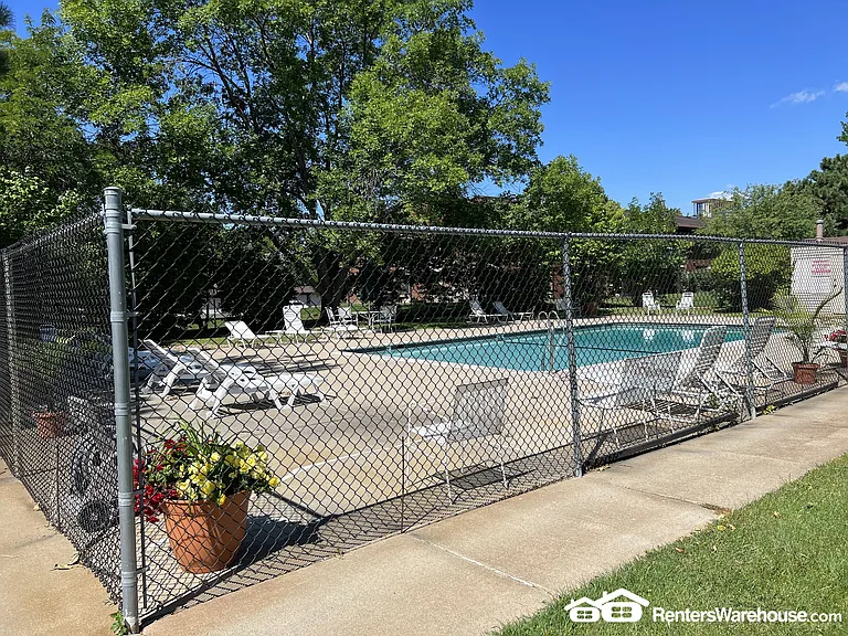 7330 York Ave S #101 — Photo 3