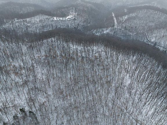 4th image of 3592 Perry Ridge Rd