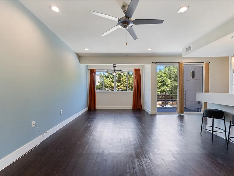 604 N Bluff Dr #225 — Photo 6