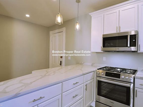 282 Newbury St. #19 Boston - Back Bay Unit Photo 4