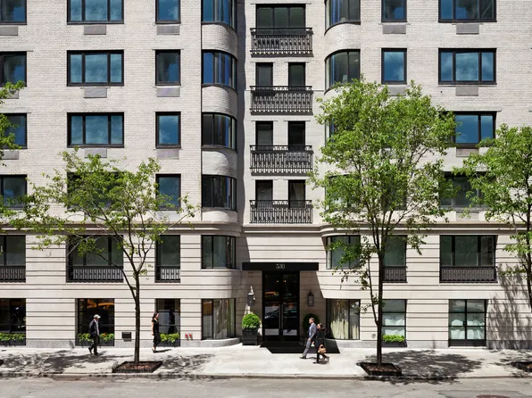 530 Park Avenue 17D image 1 of 12