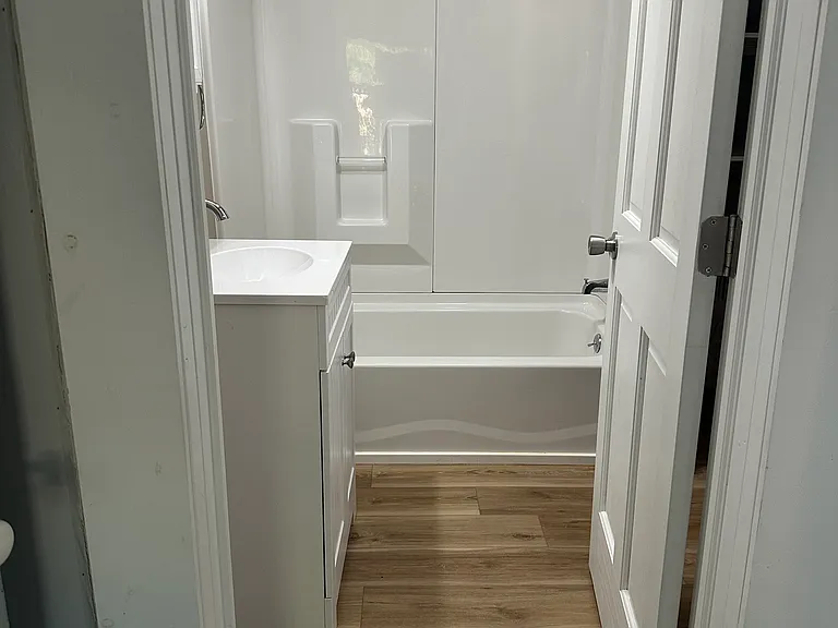 118 Madison St #B — Photo 4