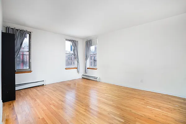 Rented by Waldstar Real Estate LLC | media 25