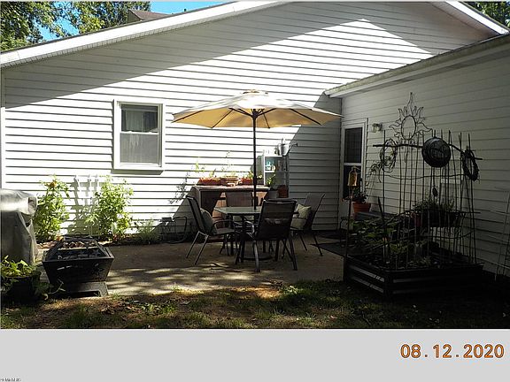 2nd image of 10194 Foxhollow Ct #17