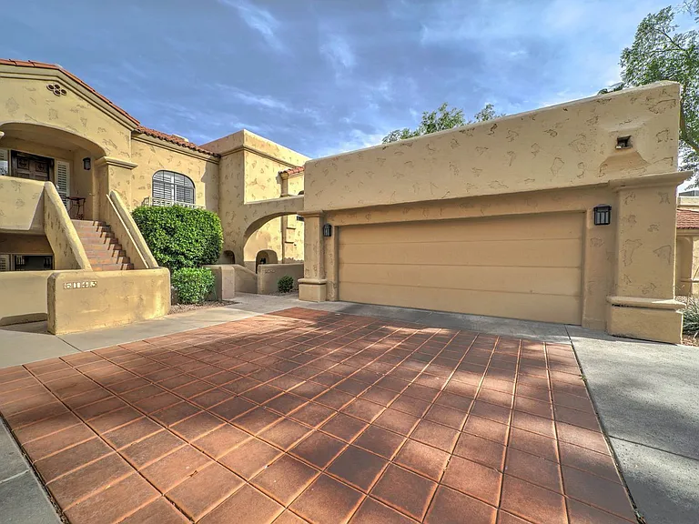 6141 N 28th Pl — Photo 3