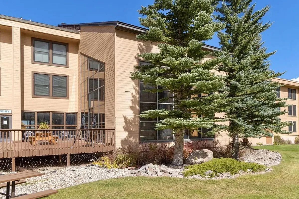 Building Photo - 150 S Ridge View St #129