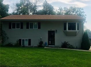 805 S Roche St, Knoxville, IA 50138