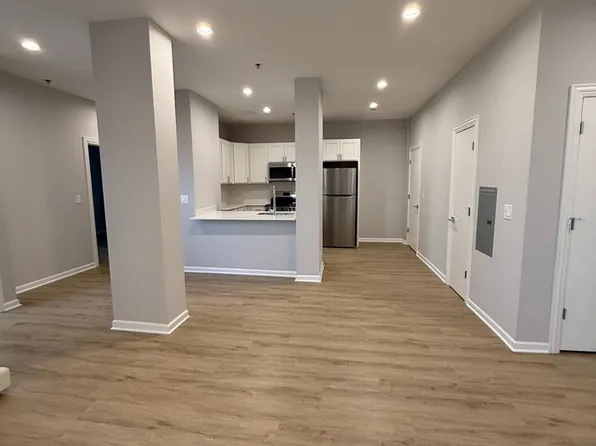 10 N Sheridan Rd., 10 N Sheridan Rd, Waukegan, IL 60085