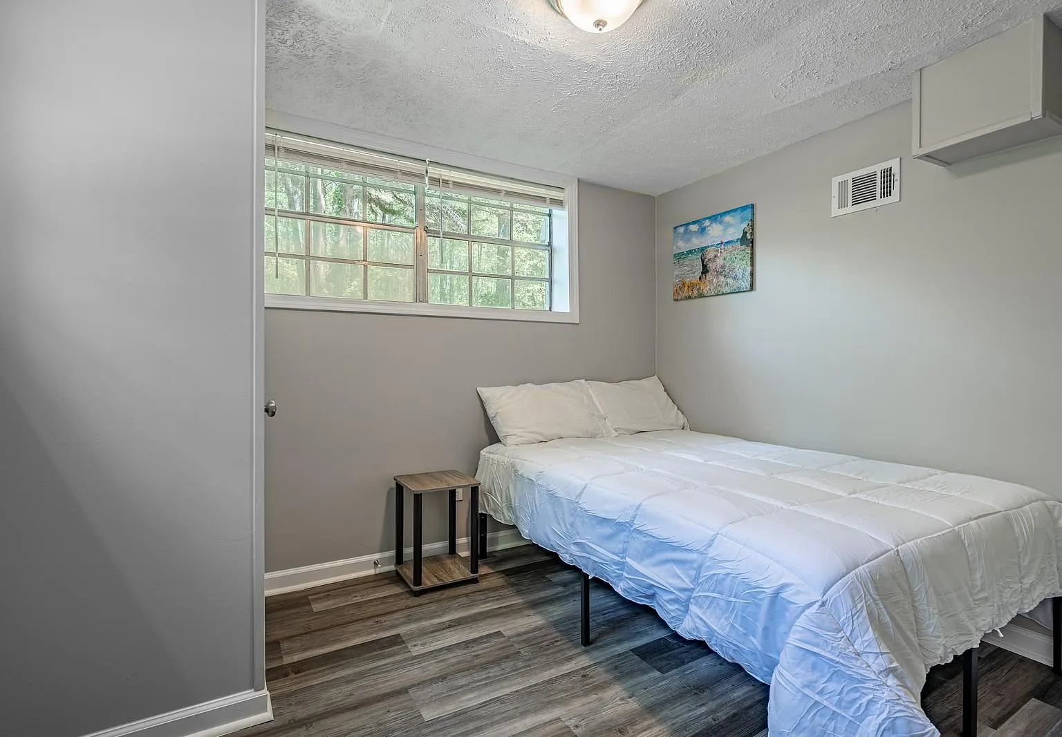 4 bed, 4.0 bath, 1440 sqft, $646 — Photo 1