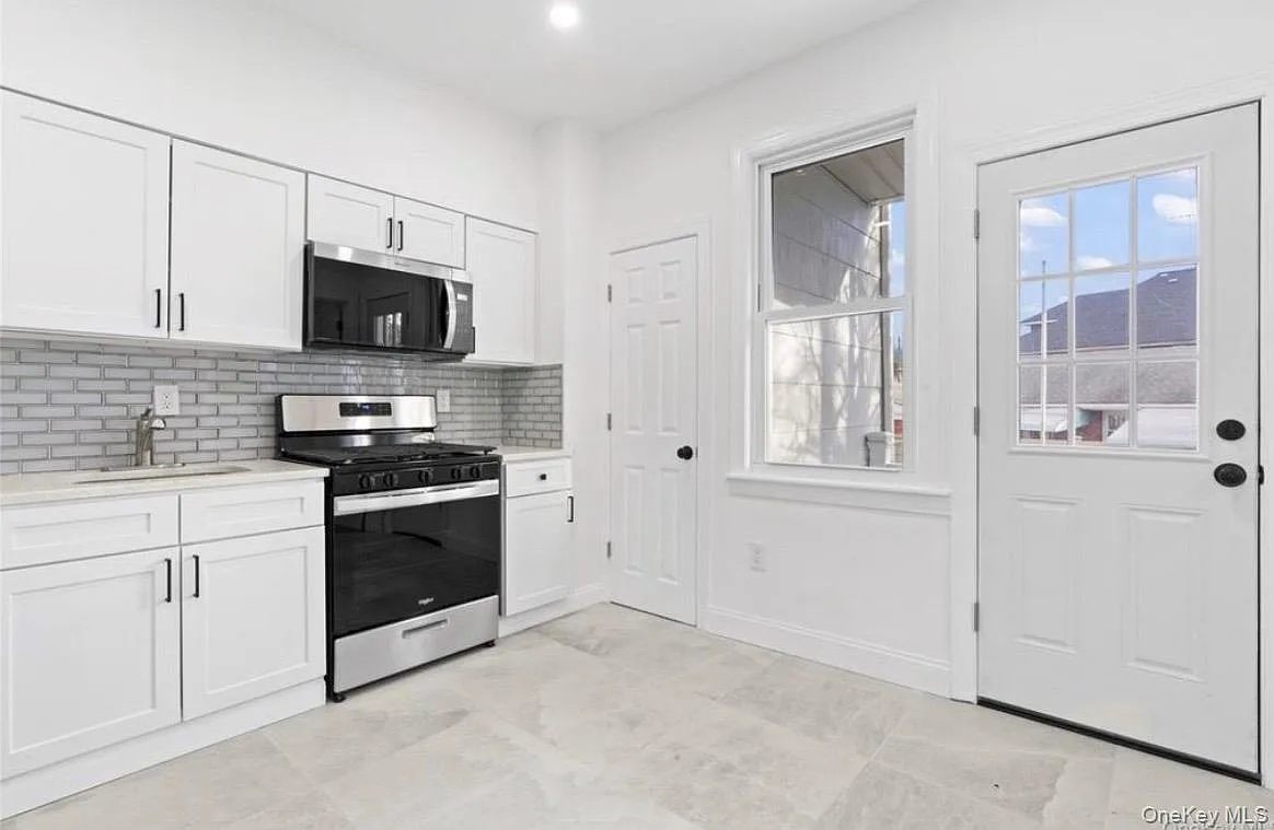 2 bed, 1.0 bath, 800 sqft, $2,800 — Photo 3