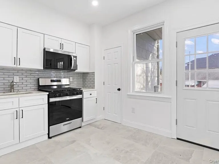254 Charles Ave #1 — Photo 3