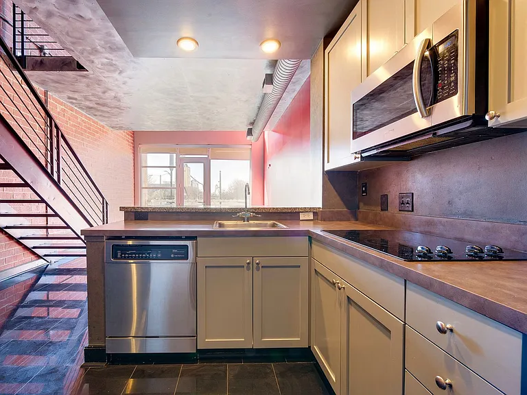 710 W Trade St #312 — Photo 12