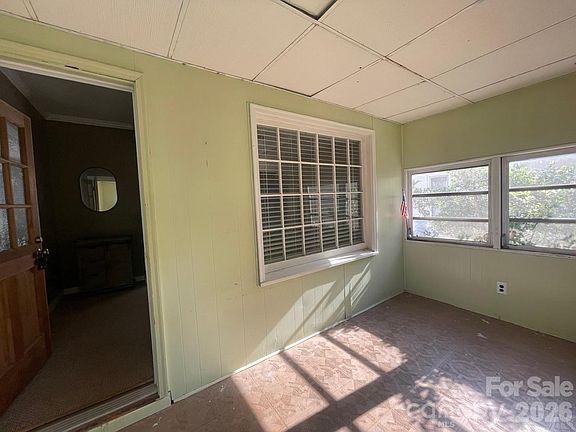 3rd image of 119 Pine St
