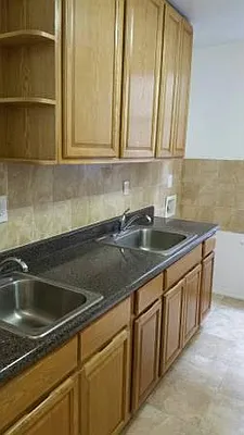 Rented by Skyline Group Real Estate | media 12