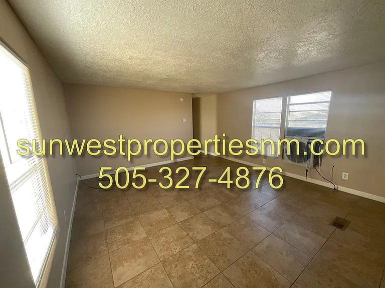 907 Sategna Ln — Photo 6