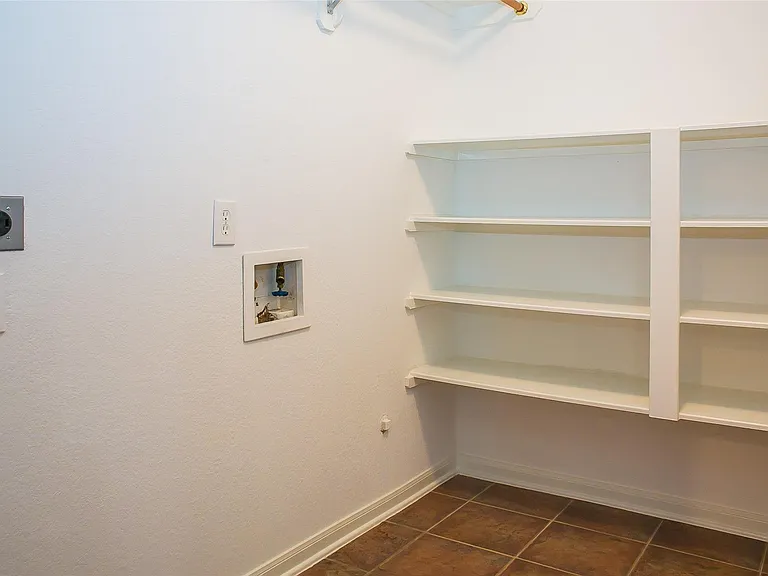 91 Genesee Ridge Dr — Photo 28