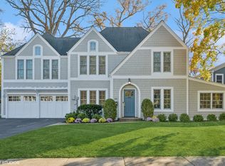 928 Pine St, Winnetka, IL 60093