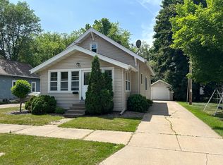 809 S River St, Shawano, WI 54166