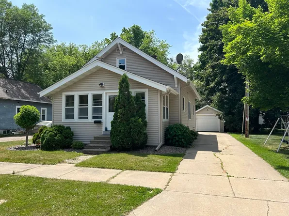 809 S River St, Shawano, WI 54166