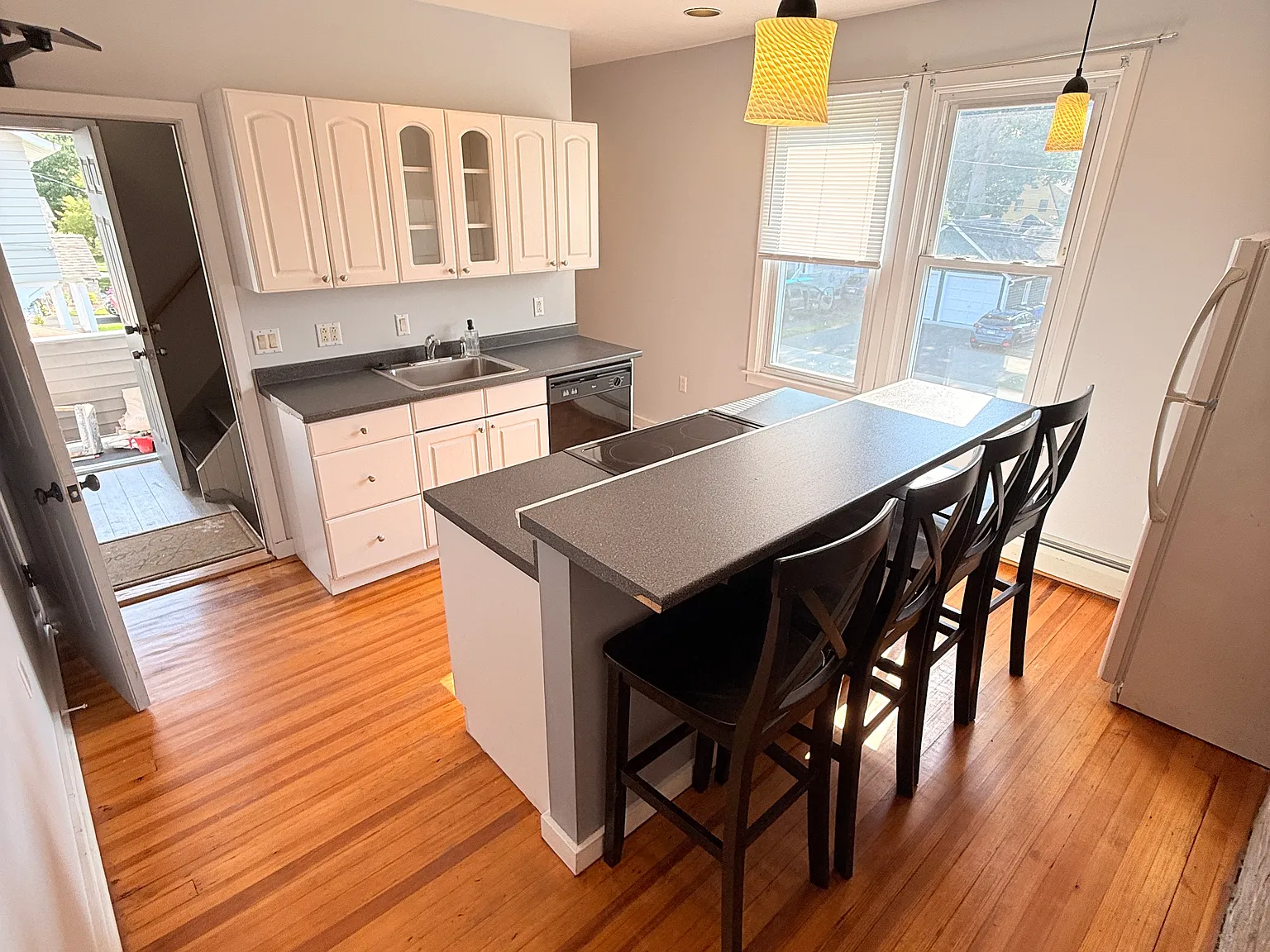 2 bed, 1500 sqft, $2,825 — Photo 4