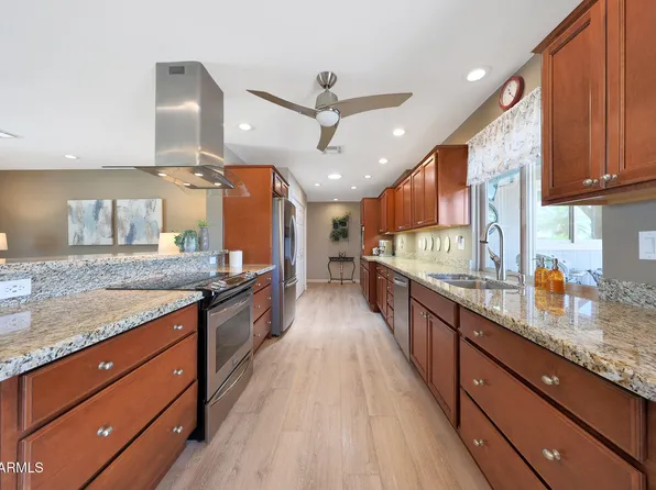 10134 W SUTTERS GOLD Lane, Sun City, AZ 85351