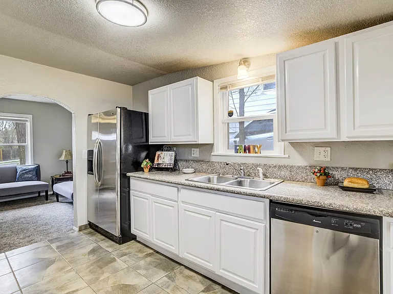 542 W Boulder St — Photo 7