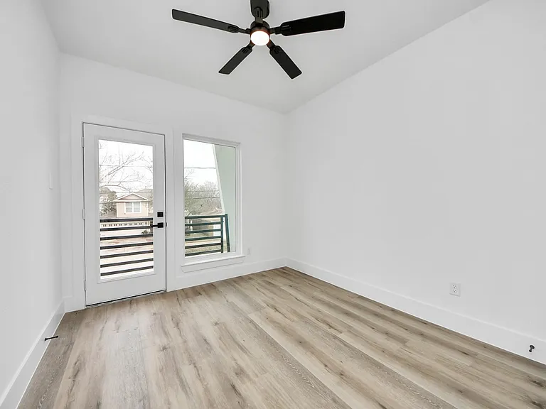 3524 Rebecca St — Photo 37