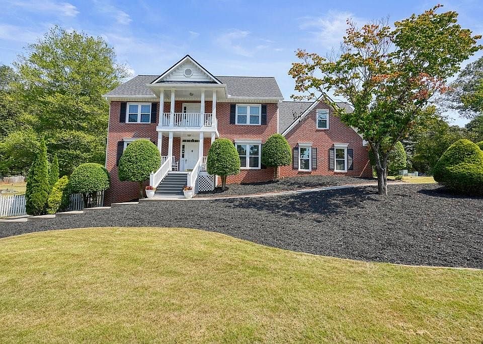 1st image of 4937 Willow Creek Dr