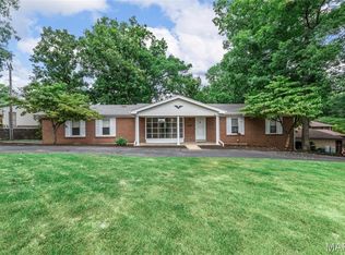 5285 Ozarkglen Dr, Saint Louis, MO