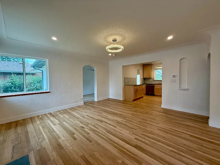 1415 S Jackson St — Photo 12