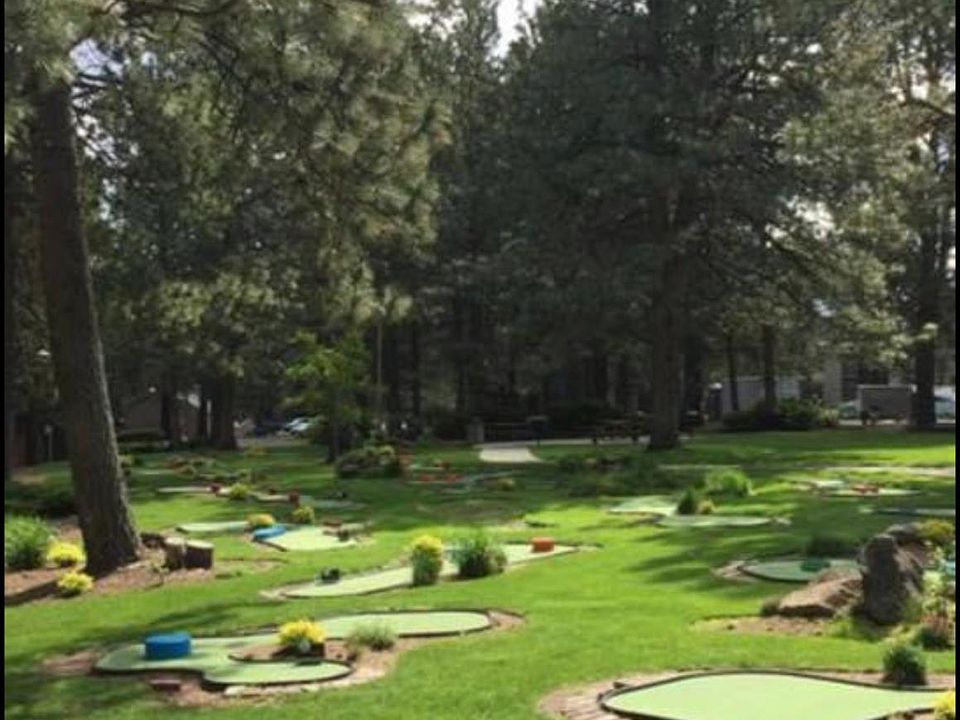 Miniature golf