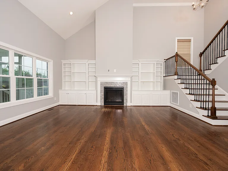 490 Lotus Ct — Photo 18