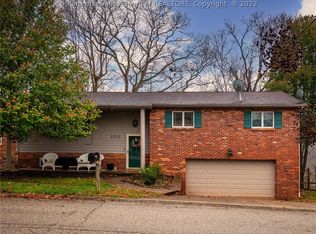 1009 Rustling Rd, South Charleston, WV 25303