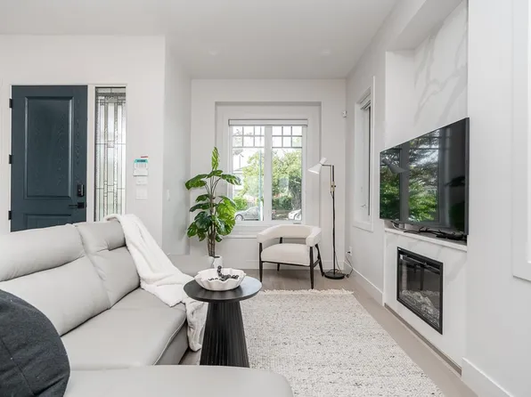 48 E 57th Ave, Vancouver, BC V5X 1S3
