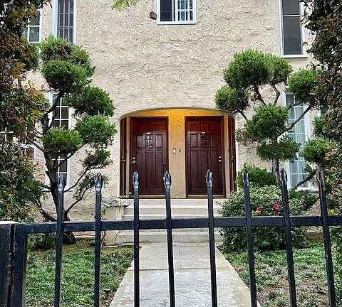 2nd image of 735 N Hayworth Ave #735
