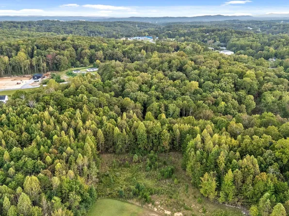 1252 Jacob Dr, Soddy Daisy, TN 37379