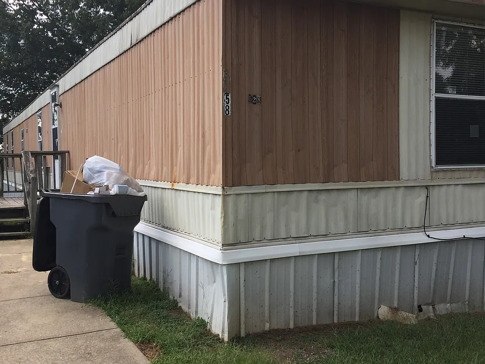 528 Chris St