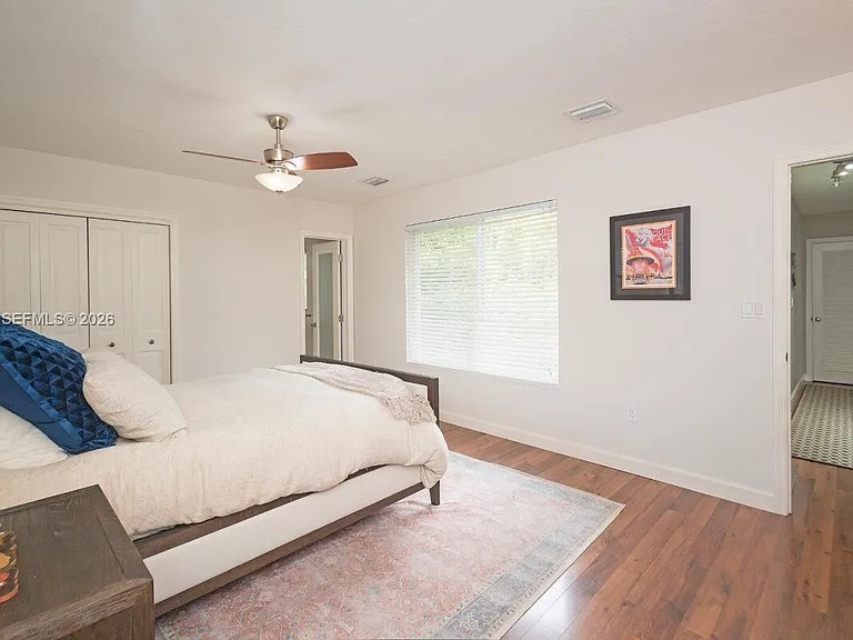 423 Alhambra Cir — Photo 16