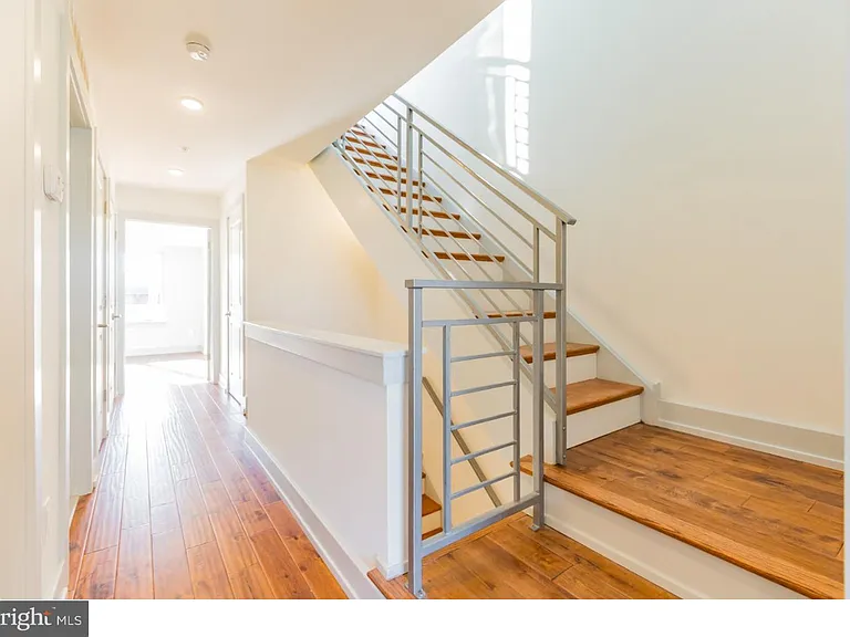 1515 Brown St #3 — Photo 10