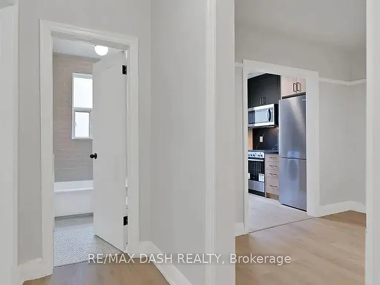 50 Raglan Ave #5 — Photo 24