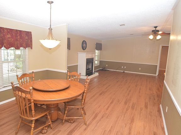 2nd image of 1430 Merry Acres Dr